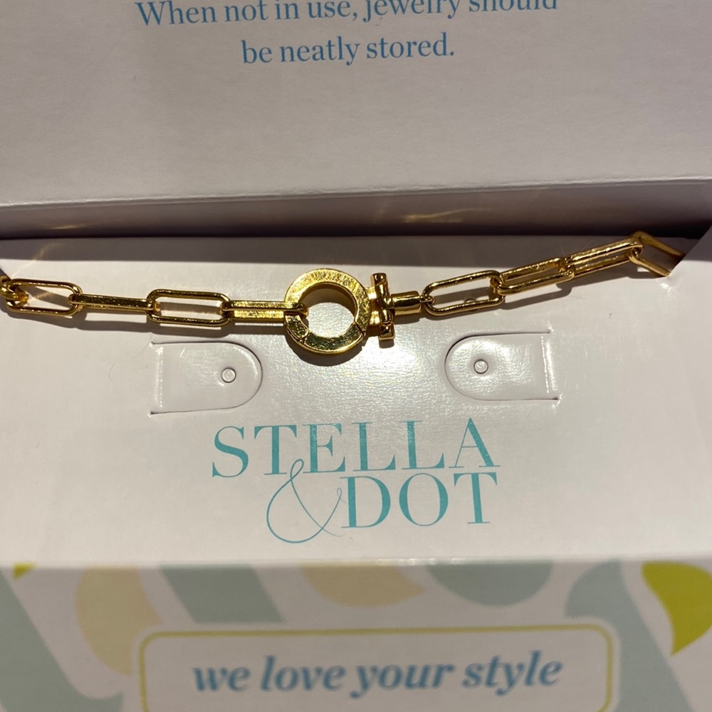 Stella & Dot Delicate Charm keeper bracelet